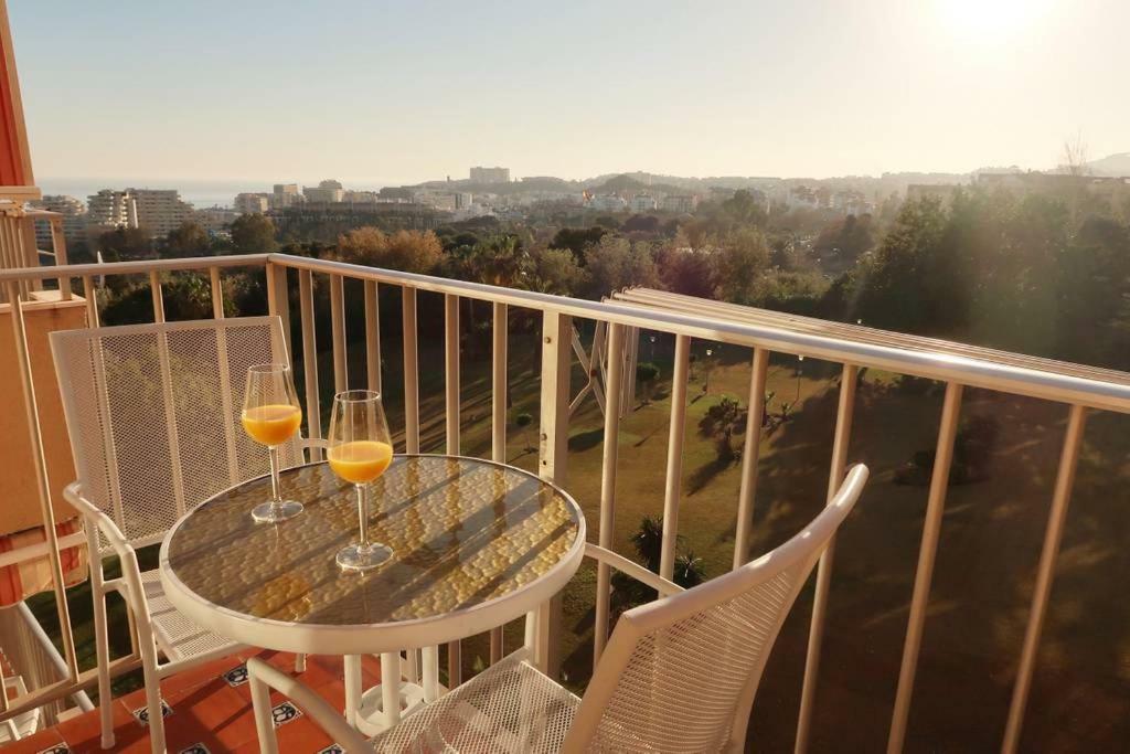 Minerva Sea View Apartment ベナルマデナ エクステリア 写真